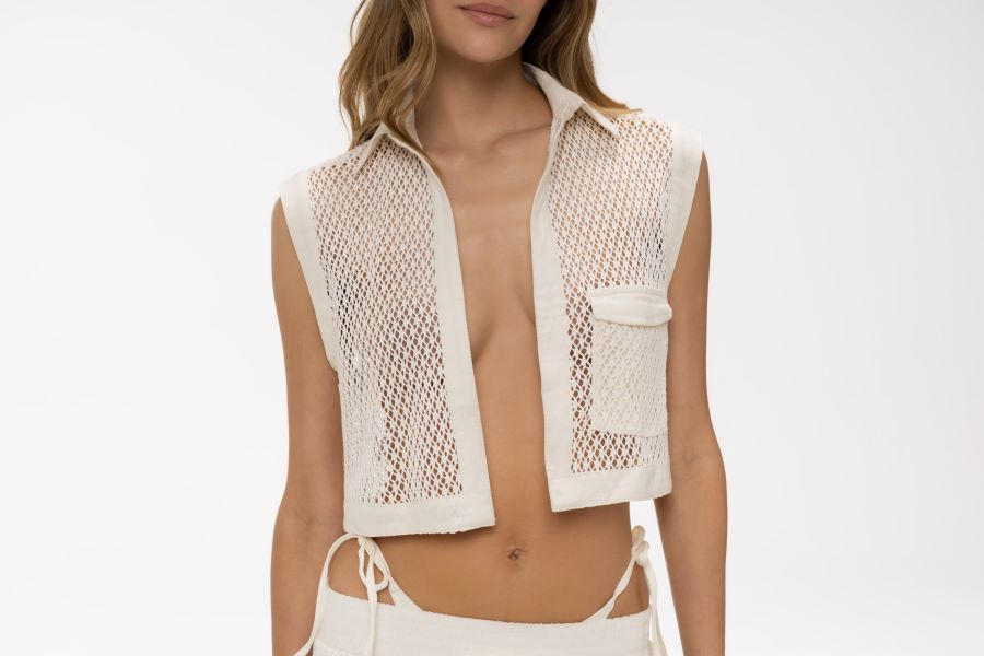 CHALECO CARGO CON BOLSILLO CUELLO Y PERILLA SILUETA ABIERTA