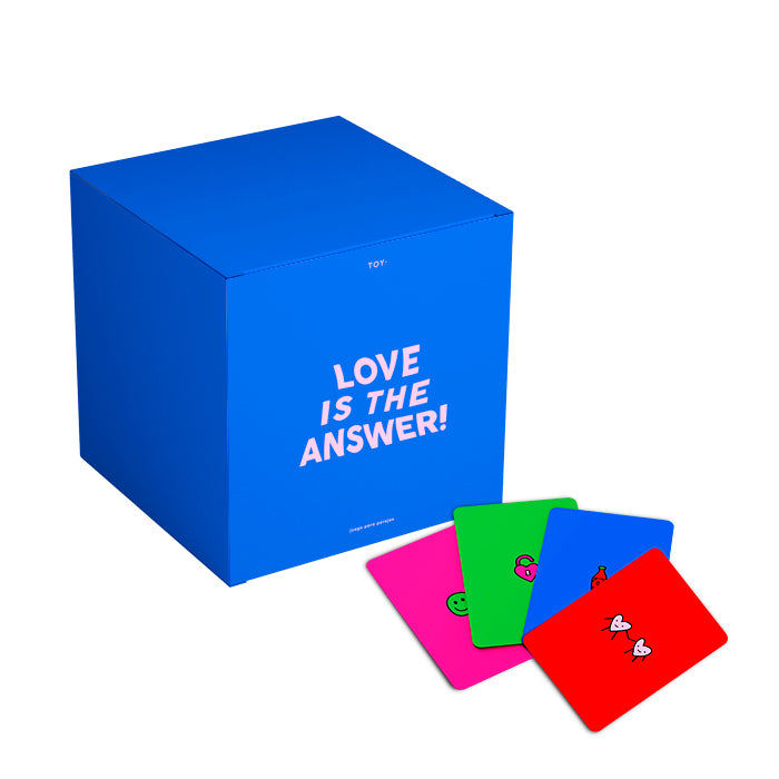 LOVE IS THE ANSWER PLAYING CARDS  Regalos de cumpleaños creativos, Juegos  de cartas, Juegos de pareja